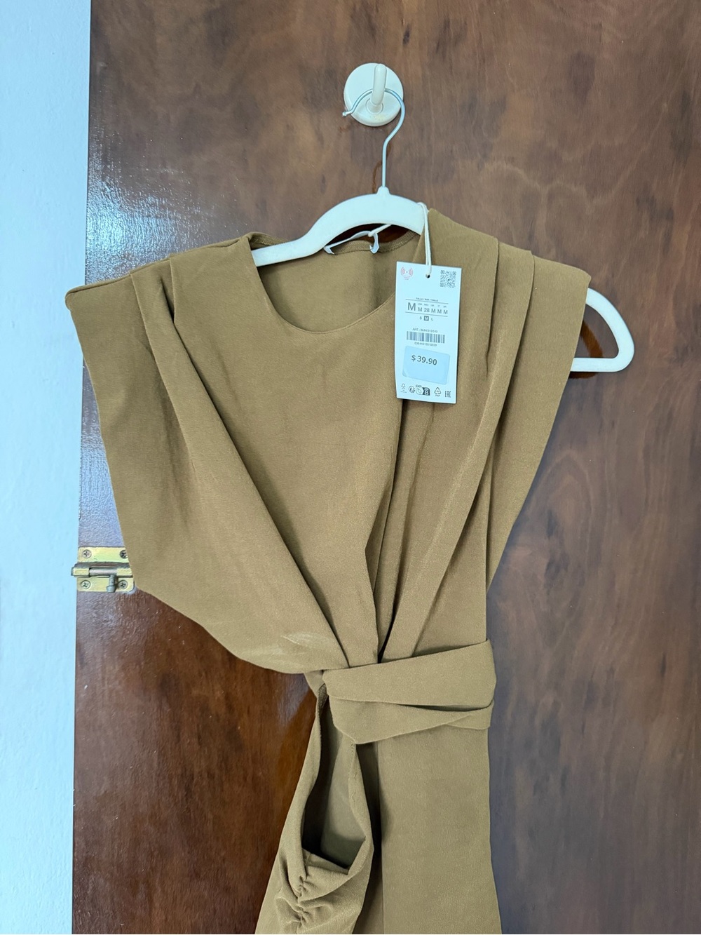 Cut Out Shoulder Pad Dress - Picture 5 of 6